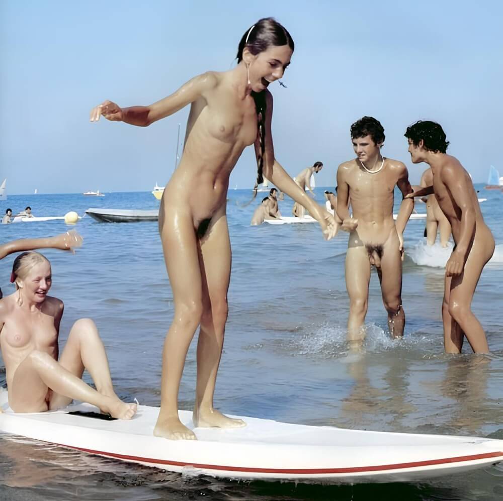 Retro naturism beautiful photos - The practice of nudism helps to overcome stereotypes and insecurities