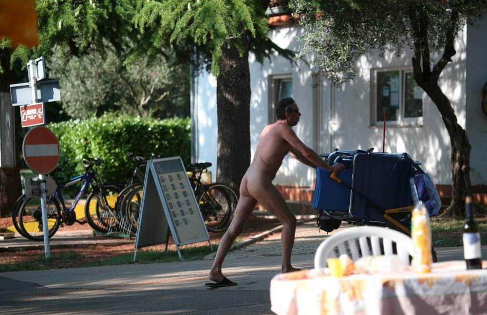 Park Side Street Pass-Bys photos - Differences between nudists and naturists
