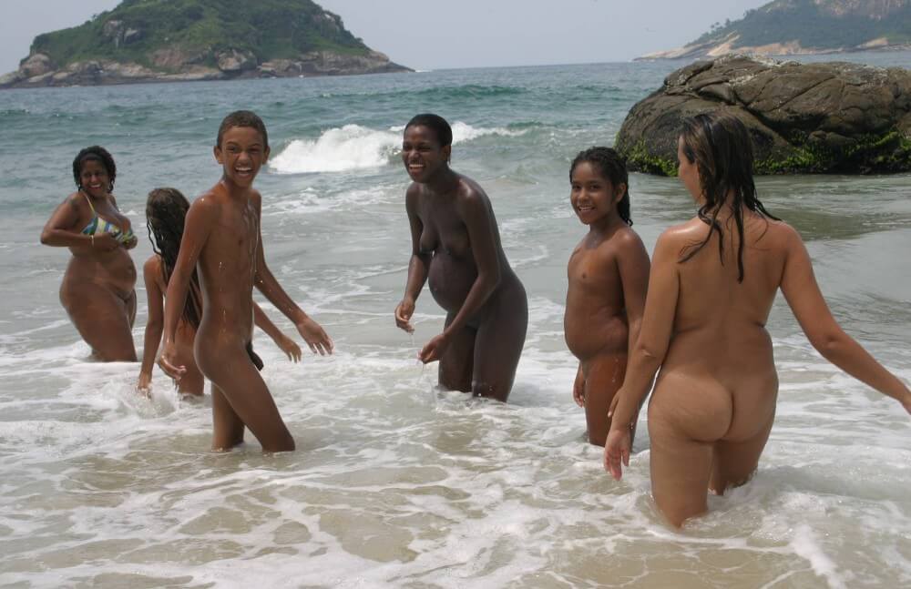 Brazils Endless Water Fun pics - Nudism is based on sincerity