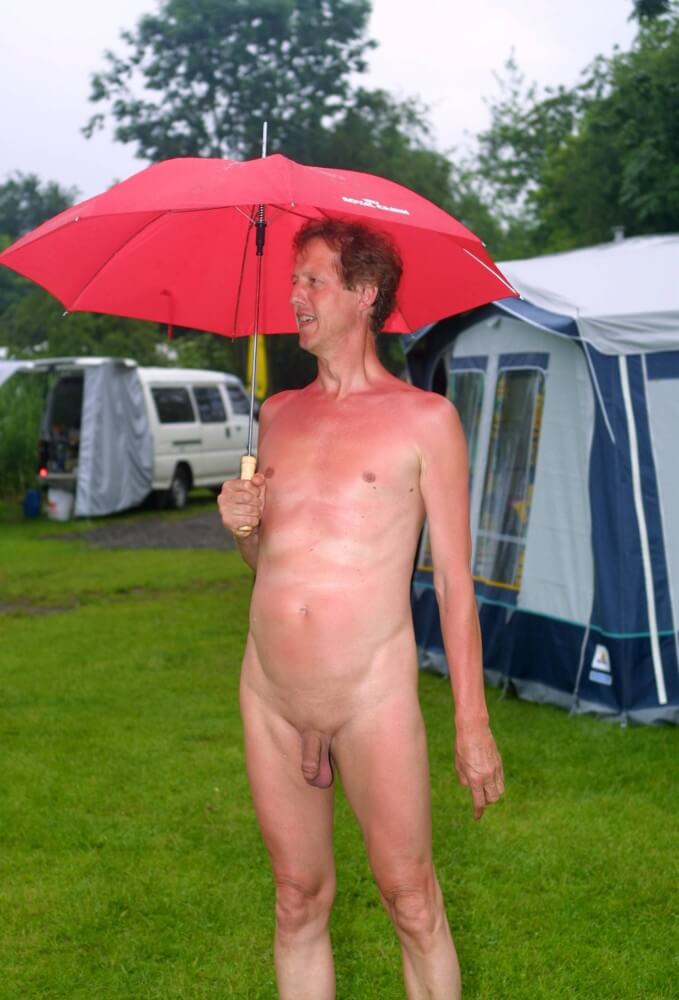 Holland Green Field Profile pics - Wearing less clothing is fashionable