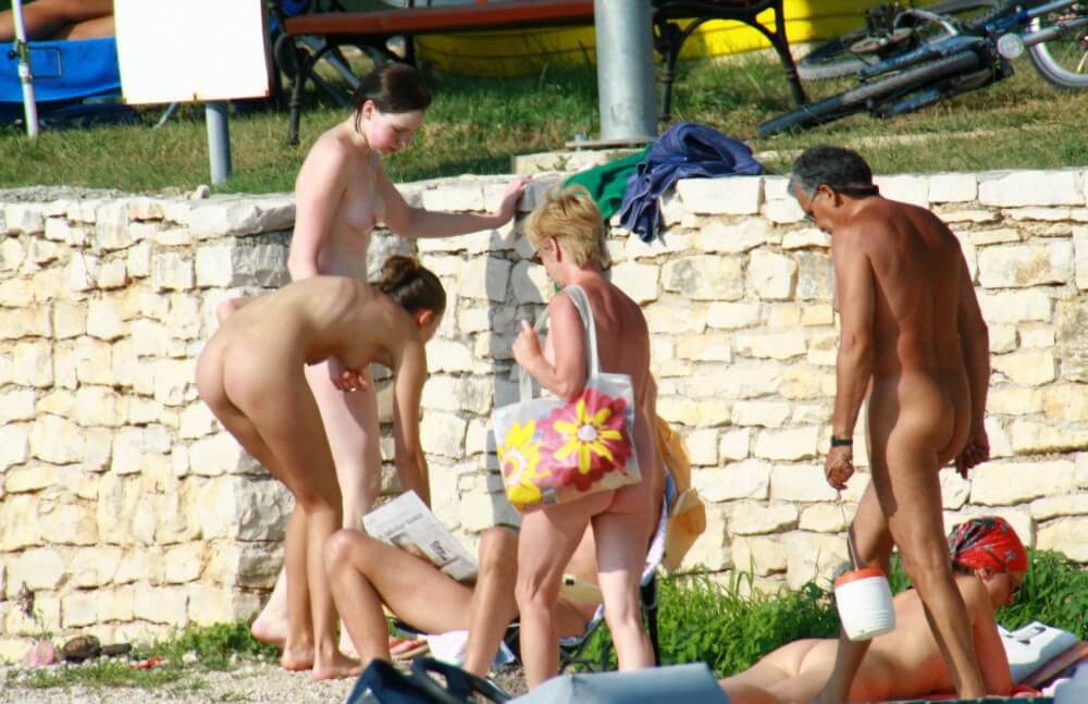 Nude Duet Girls Rail Climb Photo Set - Popularizing nudism among the general public