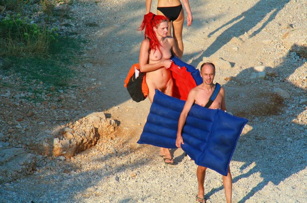 Ula FKK Red Hairstyle Girl pics - Poor naked people and rich naked people in one place