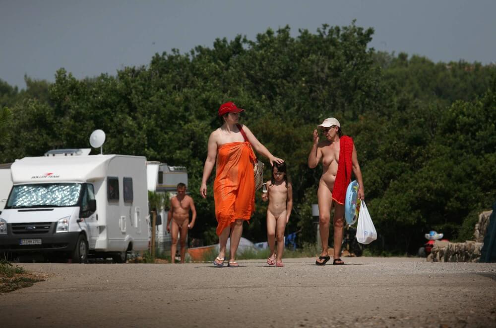Bondi Beach Path Outskirt pics - At the heart of nudism lies the idea of equality and respect for oneself and others