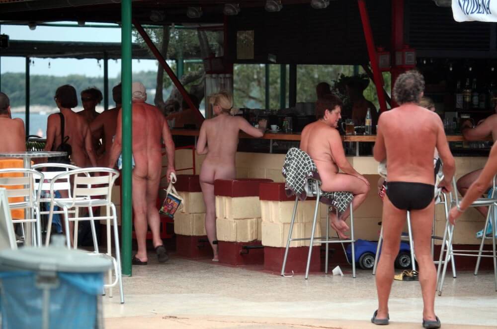 Outdoor diner view - Openness to the world and new ideas is an important quality of naturists