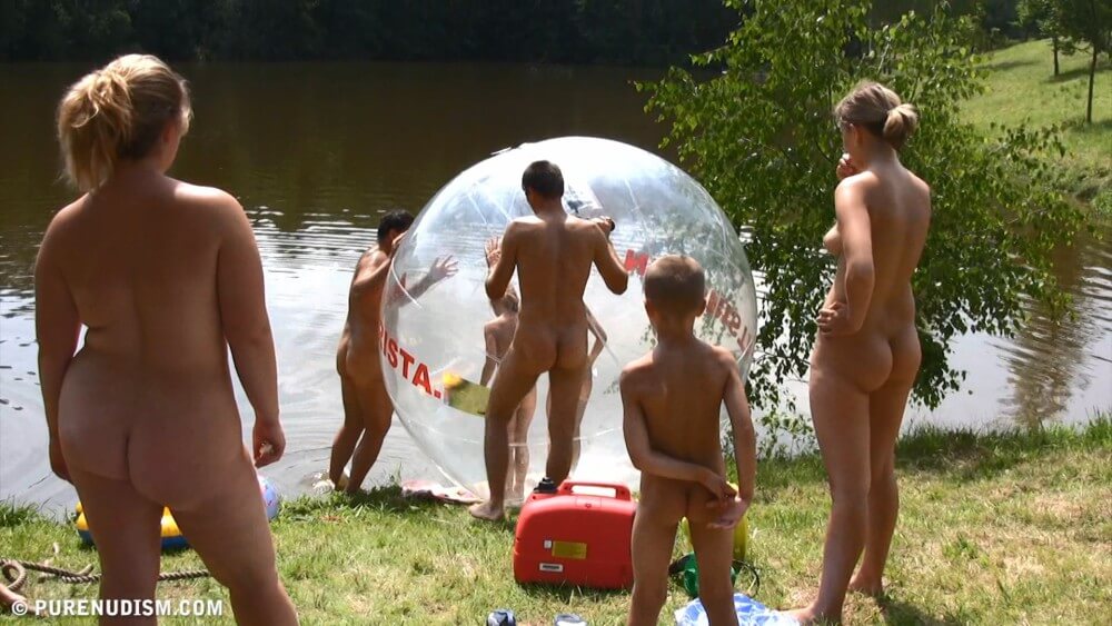 Aqua Nude Relaxation Full HD - Naturism and respect for nature