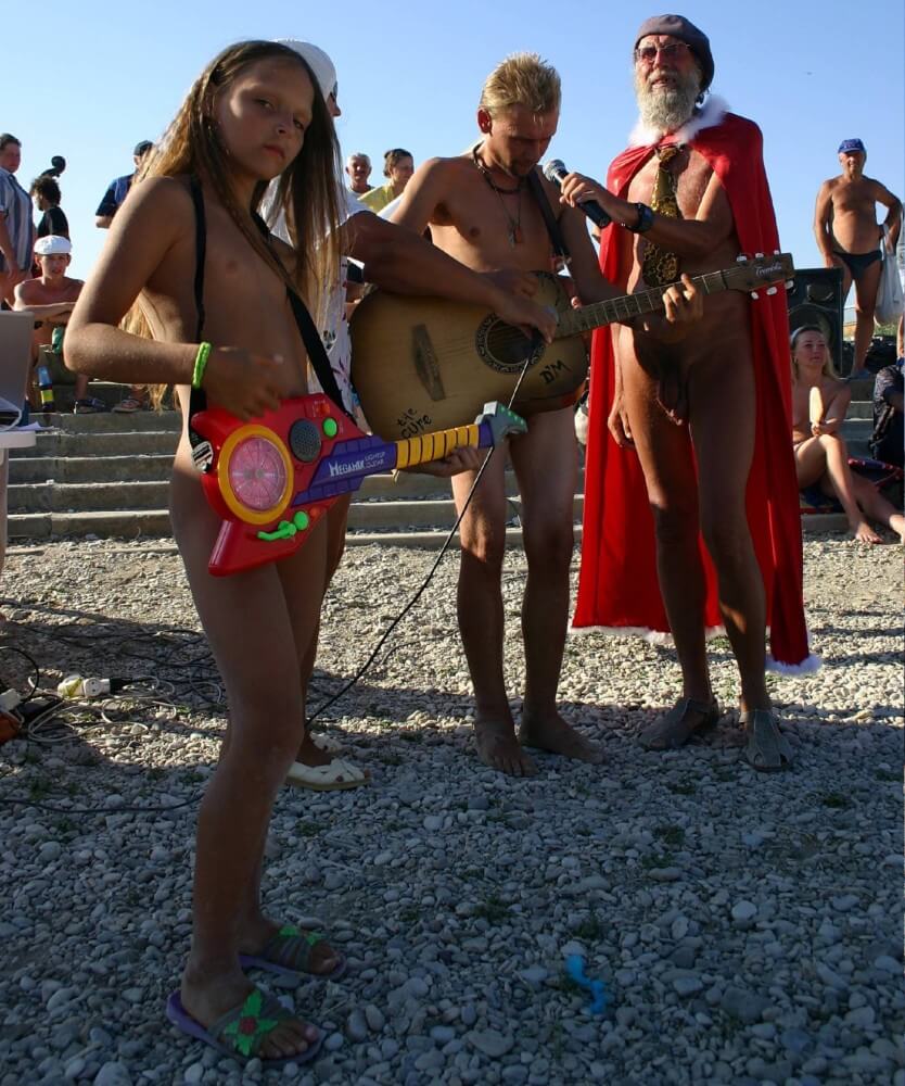 Naturist Beach Contests photos - For naturists, nudity is part of natural existence