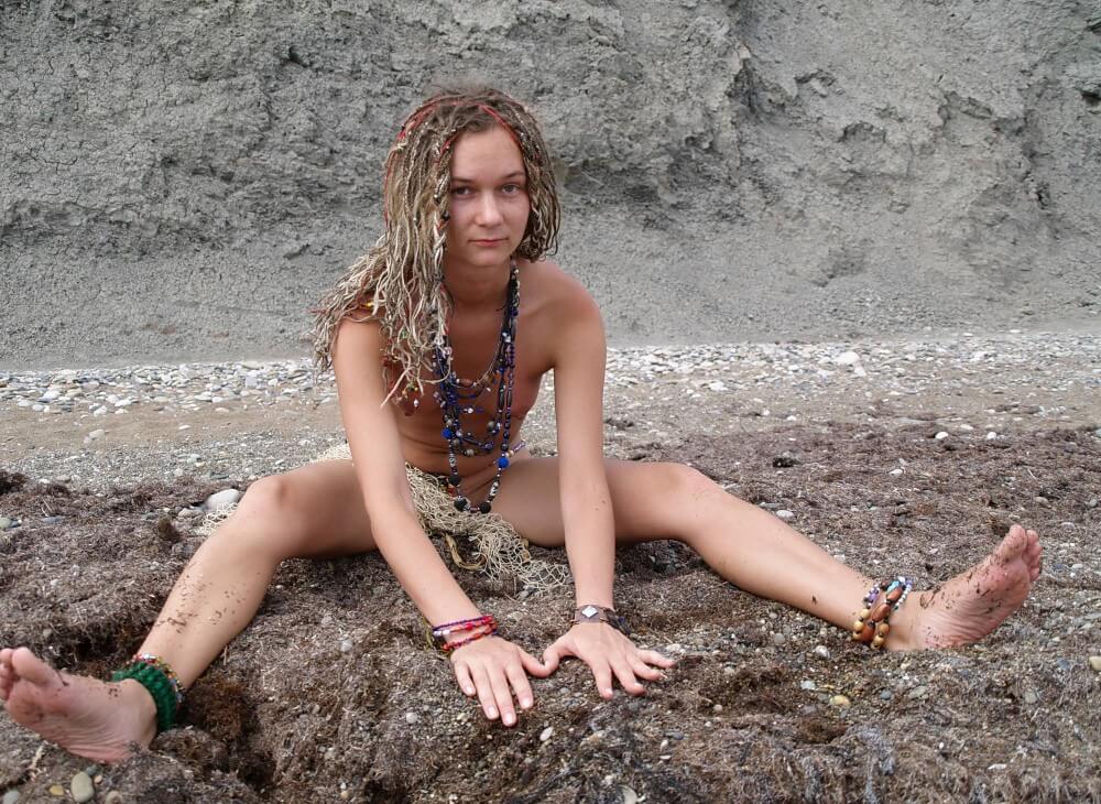 Naturists Rocky Stream Pixie Girls photos - People who participate in nude recreation seek psychological comfort