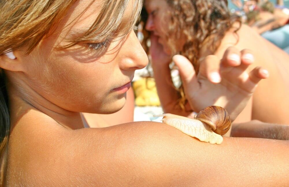Ulitka Play On the Beach pics - In naturism, people are equal regardless of circumstances