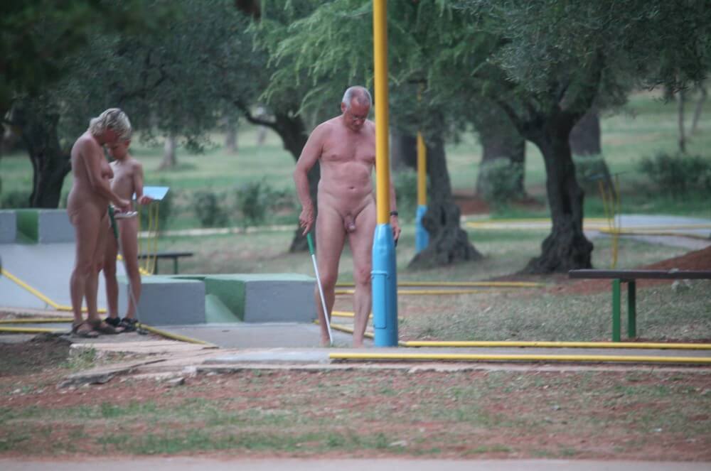 Mini-Golf Nude Participants pics - Completely naked people on planet Earth
