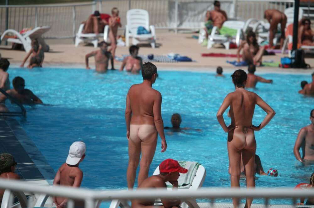 Pool-Shore Group Exercise - The desire to be closer to nature and without clothes