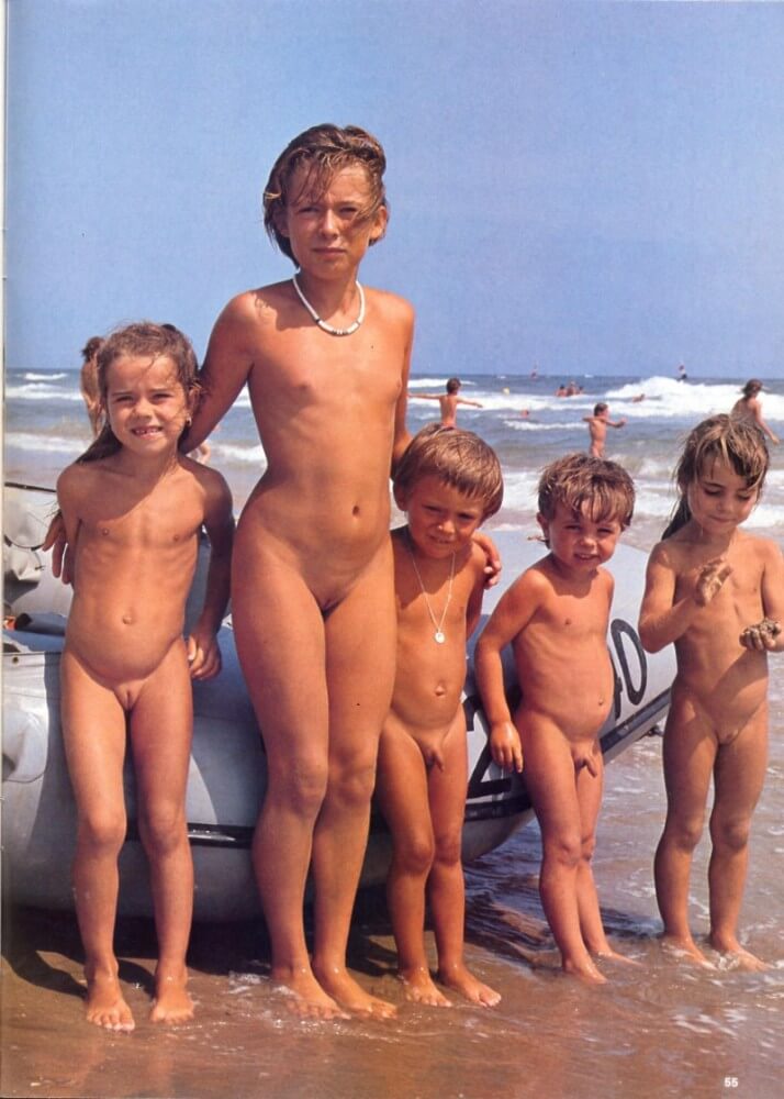 Jung und Frei Nr 2 - Since ancient times, nudity has had a sacred character