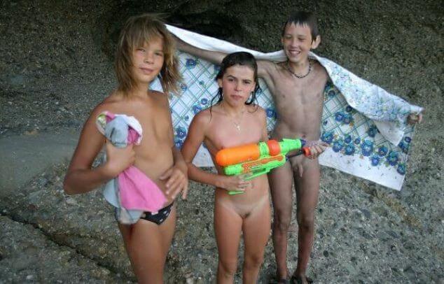 Naturism photo gallery # 33 - Naturism teaches us to accept ourselves and others without judgment