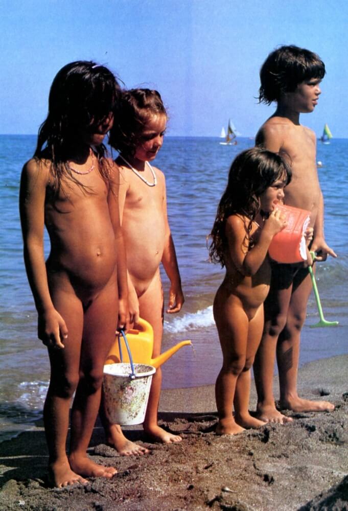 Jung und Frei Nr 6 - Nature and nudism are the best home for a person