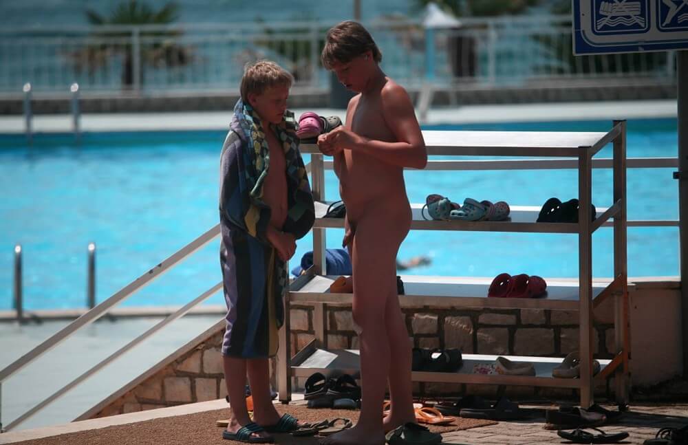Scooter Travel Mid Day pics - Belief in oneself and ones own strengths are important qualities for practitioners of naturism and nudism