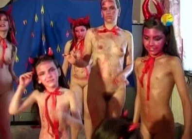 Naturist Freedom: Bu Bu Bu - Active naturists on vacation