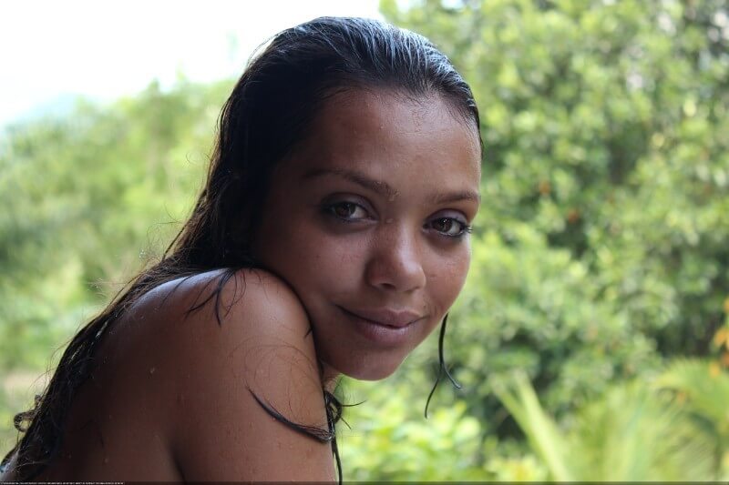 Tropical activities 1-25 gallery - Spontaneous Nudism Thrives
