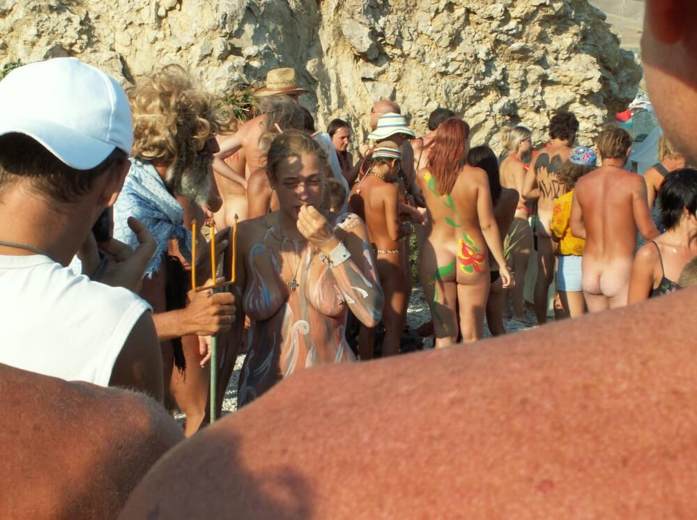Neptune Day Side Views photos - Naturism helps break free from body stereotypes