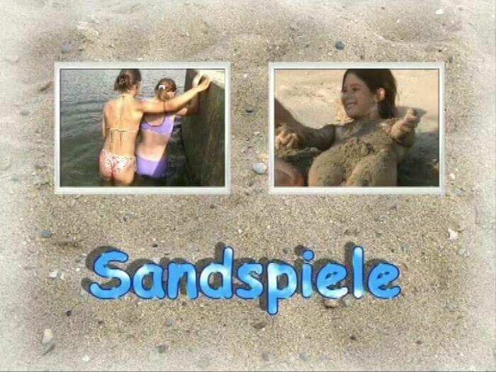 Naturistin: Sandspiele - Living in harmony and tranquility is the goal of naturists