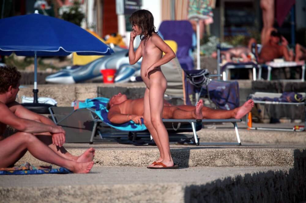 Girl Walk to Nudist Shower pics - Down with Shame—Become a Nudist