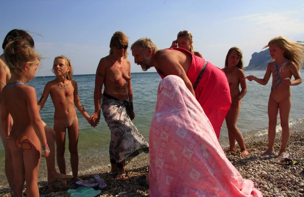Water Drying Off pics - The true flourishing of a culture of naturalness