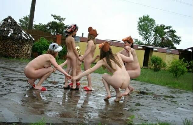 Naturism photo gallery # 23 - Naturism and nudism as a path to inner freedom, harmony, and acceptance