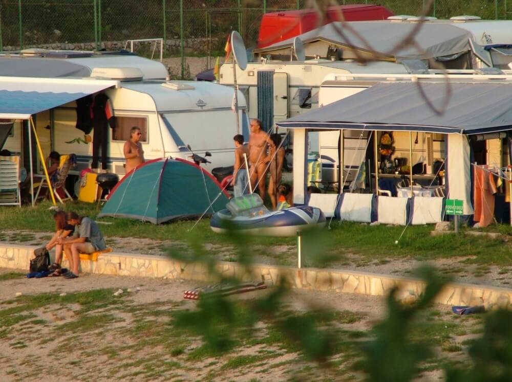 FKK Outdoor Shoreline pics - Watching naked nudists