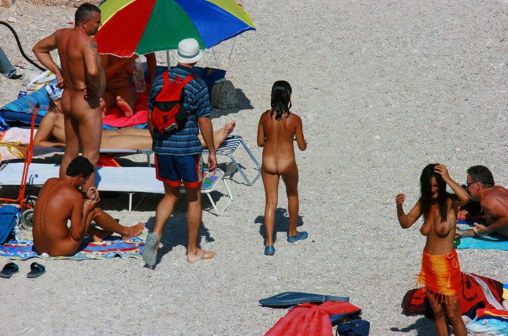 Uka FKK Beach Parenting Nudist beach pics - The cult of nudity has not been forgotten