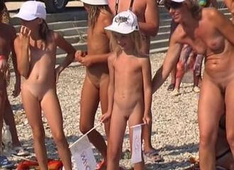 Naturist Royal Family Show video - Nudism promotes personal freedom