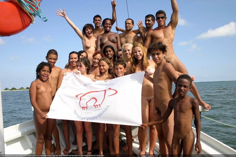 Naturism photo gallery # 59 - The body looks beautiful and natural in its natural, unadorned state