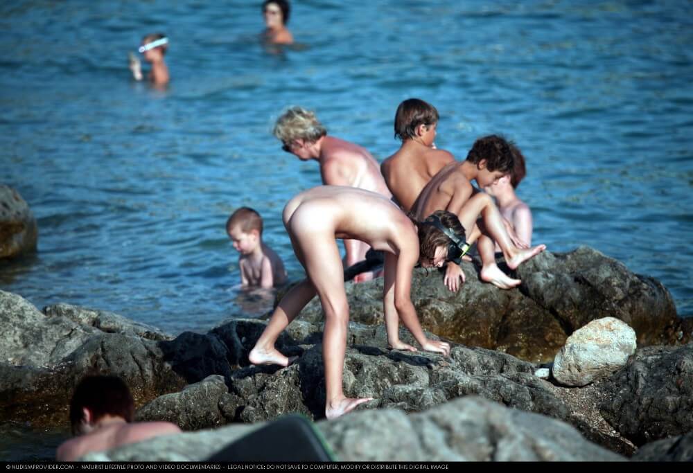Summer day on the Black Sea photos - Such nudist practices help break down prejudices