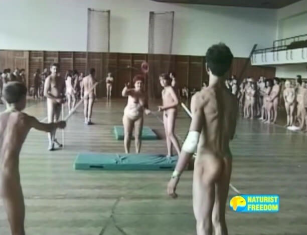 Helios Natura: FKK Fumbling and Tumbling - Nudism teaches us to appreciate the present and be honest