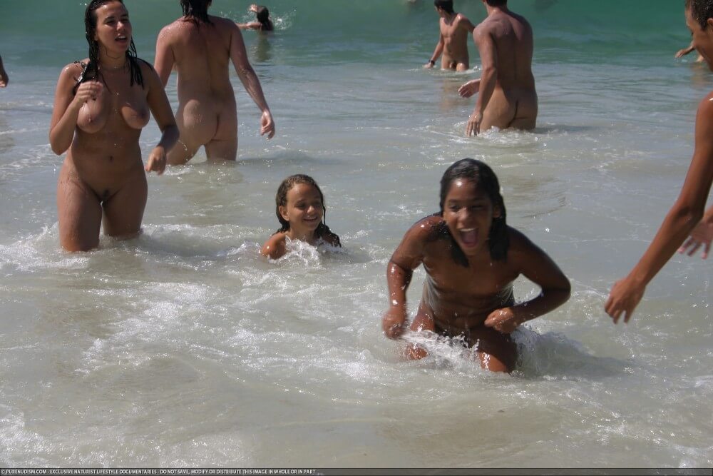 Brazil naturism photo set 4 - Naturism and nudism value openness and sincerity